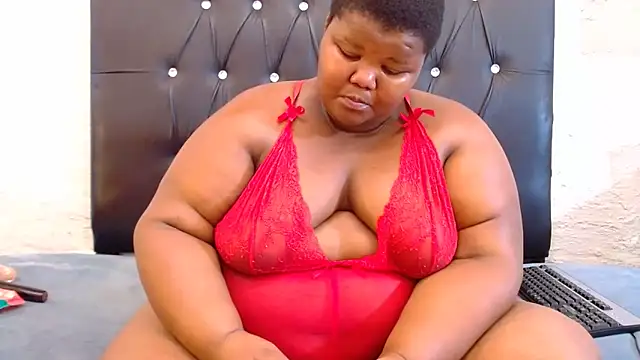 LadyBear2002 online show from 03-25-26, 04:02