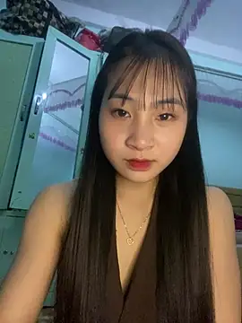 Snapshot of banlinh004 chatting on 02-06-26, 04:10 banlinh004 online show from 02-06-26, 04:10