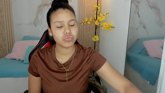 Snapshot of AriaVega chatting on 07-03-26, 02:01 AriaVega online show from 07-03-26, 02:01