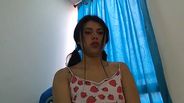 Snapshot of caramel_doll__ chatting on 05-16-26, 02:05 caramel doll online show from 05-16-26, 02:05