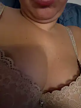 Daiana Andra online show from 12-22-25, 10:18