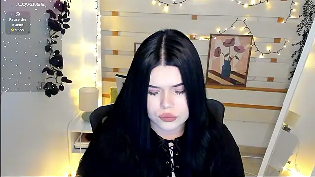 Mona Esty online show from 02-06-26, 07:28