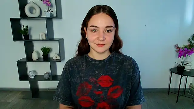 OliviaMontgommery online show from 11-22-25, 06:01