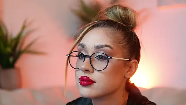 AileenKiss online show from 10-20-25, 06:41