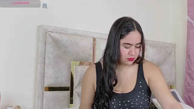 Mia belmontt online show from 10-22-25, 08:08