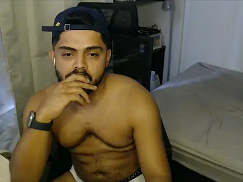 Snapshot of kevyn_Stone chatting on 11-03-25, 05:36 kevyn Stone online show from 11-03-25, 05:36