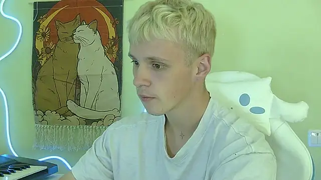 Snapshot of _Timmy_Boy_ chatting on 10-03-25, 08:06 Timmy Boy online show from 10-03-25, 08:06