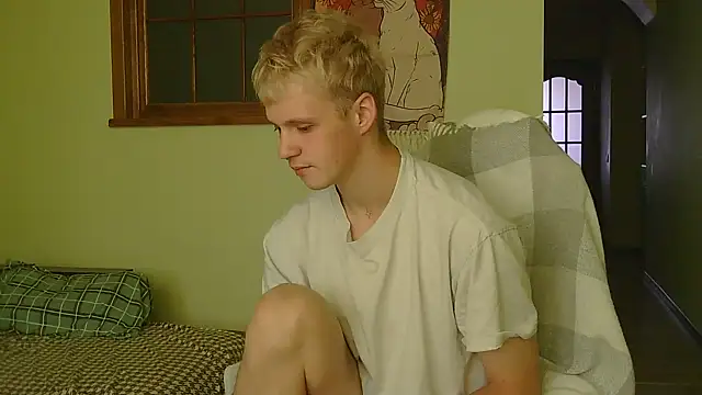 Snapshot of _Timmy_Boy_ chatting on 10-15-25, 07:30 Timmy Boy online show from 10-15-25, 07:30