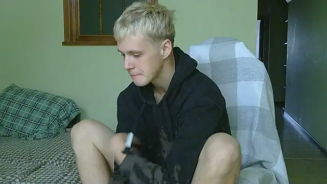 Snapshot of _Timmy_Boy_ chatting on 10-20-25, 07:20 Timmy Boy online show from 10-20-25, 07:20