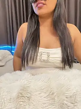 vickyandtania online show from 02-13-26, 05:42