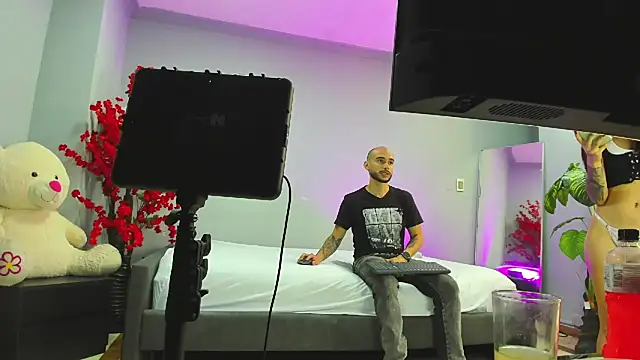 2 fire online show from 11-28-25, 07:38