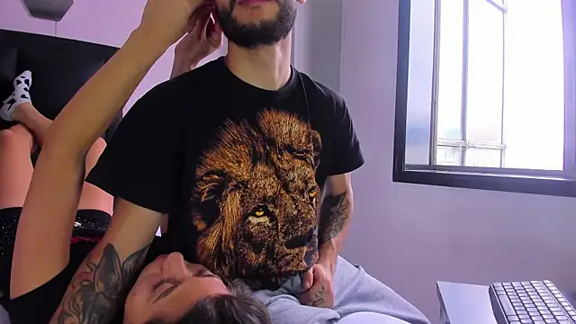 2 fire online show from 12-19-25, 08:05