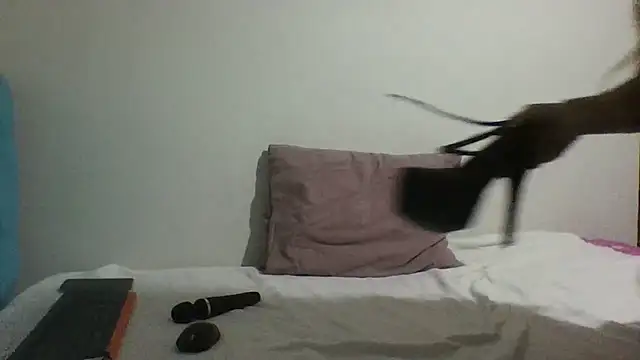 Snapshot of idil_kraliceidi chatting on 11-11-25, 05:57 idil kraliceidi online show from 11-11-25, 05:57