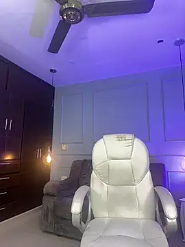 Rose monroee online show from 04-13-26, 08:03