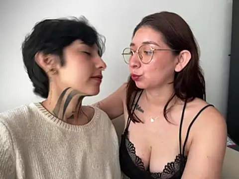 DaisyEmily online show from 04-15-26, 03:41