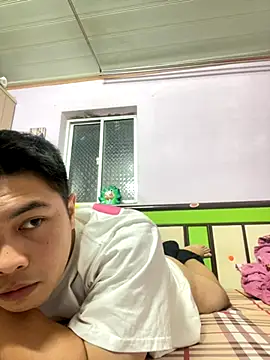 Snapshot of Zynzel chatting on 11-03-25, 10:38 Zynzel online show from 11-03-25, 10:38