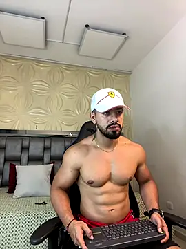 Ezzio Scolaro online show from 12-16-25, 09:53