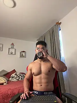 Ezzio Scolaro online show from 02-06-26, 12:08