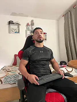 Ezzio Scolaro online show from 04-14-26, 11:22