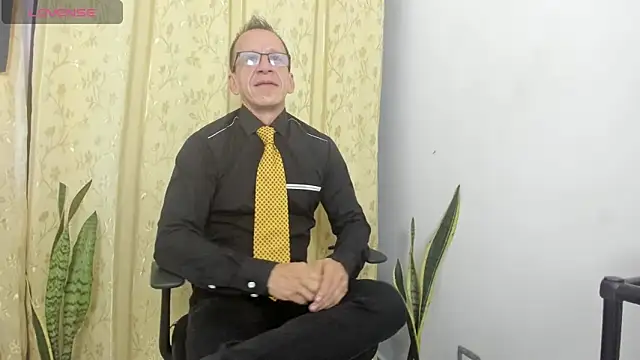  axelking  online show from 06-16-26, 11:35