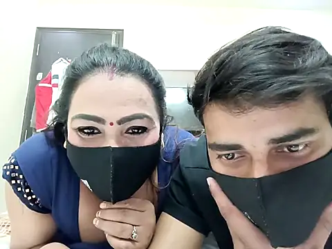 horny milf couple online show from 11-14-25, 06:28