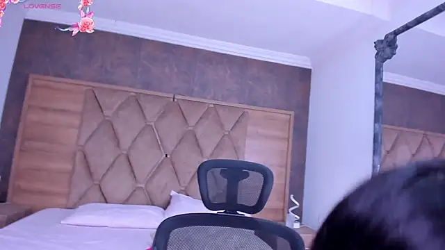 ScarletEvanss  online show from 02-01-26, 10:58