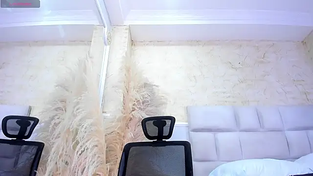 ScarletEvanss  online show from 04-08-26, 11:21