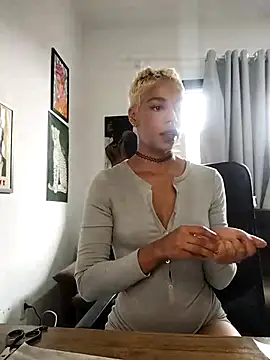 Helenoir online show from 02-26-26, 01:54