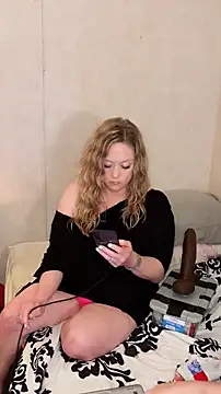 Snapshot of amandatheblondewife chatting on 07-17-26, 09:16 amandatheblondewife online show from 07-17-26, 09:16
