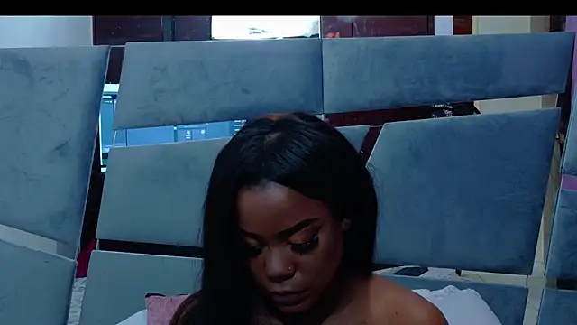 LorraiineJohnson online show from 11-07-25, 05:24