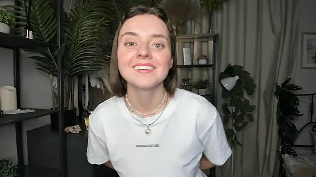 ThelmaJusto online show from 10-19-25, 02:50