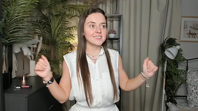 ThelmaJusto online show from 10-25-25, 02:02