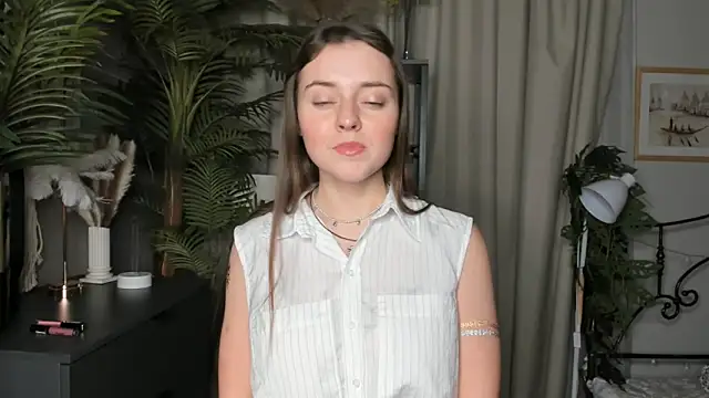 ThelmaJusto online show from 11-01-25, 02:19