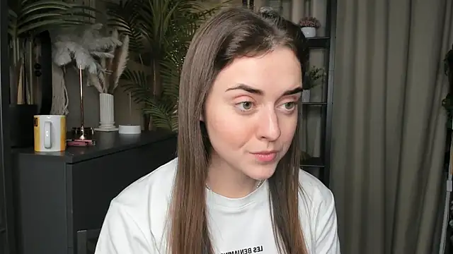 ThelmaJusto online show from 11-09-25, 02:37