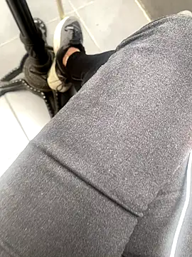 Snapshot of melisss2 chatting on 10-15-25, 08:47 melisss2 online show from 10-15-25, 08:47