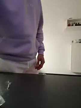 tofreakyshi online show from 10-15-25, 11:21