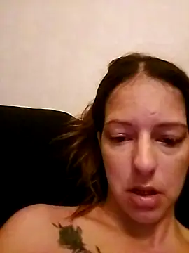 Snapshot of bouilleee chatting on 10-12-25, 09:14 bouilleee online show from 10-12-25, 09:14