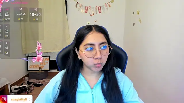 LoveLyy- online show from 06-10-26, 02:01