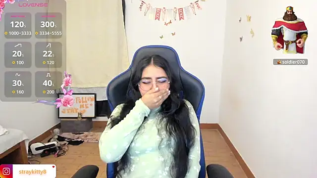 LoveLyy- online show from 06-13-26, 02:42