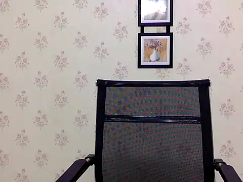 Snapshot of cute_zaraa chatting on 10-15-25, 05:51 cute zaraa online show from 10-15-25, 05:51