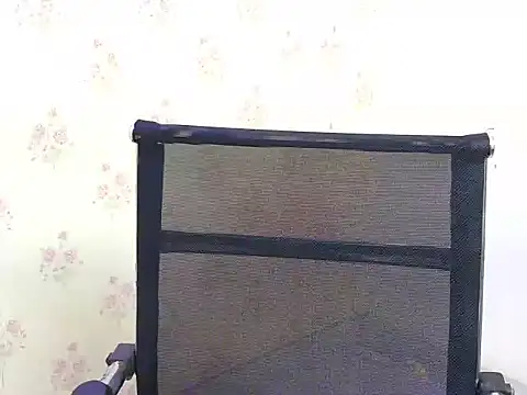 Snapshot of cute_zaraa chatting on 10-19-25, 06:03 cute zaraa online show from 10-19-25, 06:03