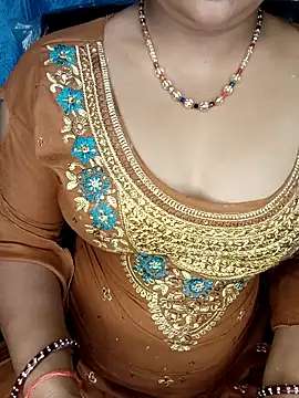 Snapshot of Rashmi_011 chatting on 05-17-26, 03:41 Rashmi 011 online show from 05-17-26, 03:41