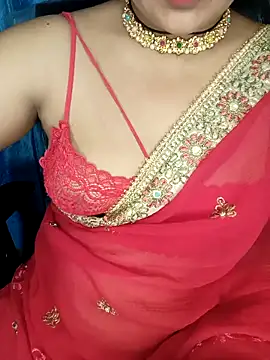 Snapshot of Rashmi_011 chatting on 05-27-26, 04:04 Rashmi 011 online show from 05-27-26, 04:04