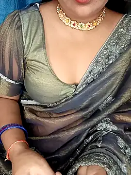 Snapshot of Rashmi_011 chatting on 05-31-26, 12:41 Rashmi 011 online show from 05-31-26, 12:41