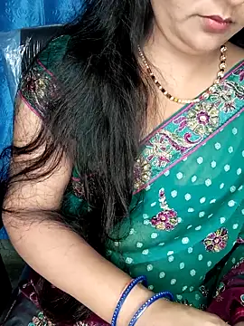Snapshot of Rashmi_011 chatting on 06-01-26, 12:34 Rashmi 011 online show from 06-01-26, 12:34