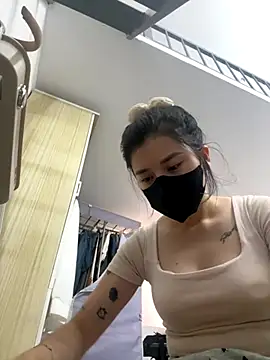 Snapshot of Titlelove chatting on 11-20-25, 08:47 Titlelove online show from 11-20-25, 08:47