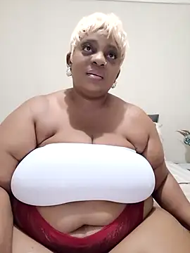 Snapshot of BustyBoobsxXx999 chatting on 10-23-25, 05:01 BustyBoobsxXx999 online show from 10-23-25, 05:01