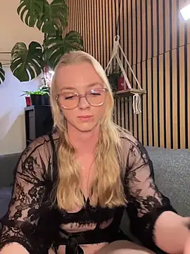 LinaLeana online show from 03-01-26, 05:59