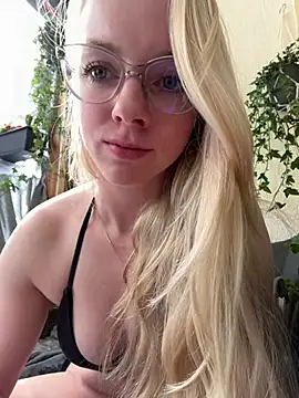 LinaLeana online show from 04-01-26, 11:33