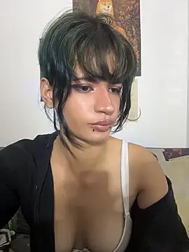 Snapshot of sukulaurens chatting on 06-02-26, 06:15 sukulaurens online show from 06-02-26, 06:15